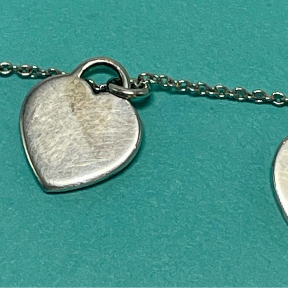 Tiffany & Co. mini double heart necklace in silver - Picture 3 of 9